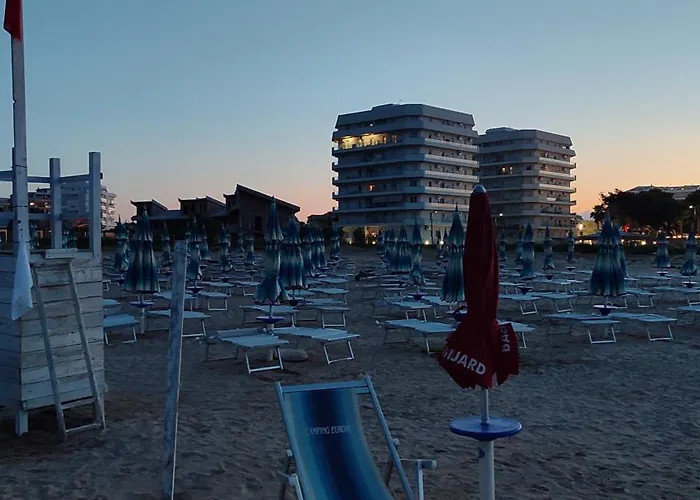 Oltre Confine Fronte Mare