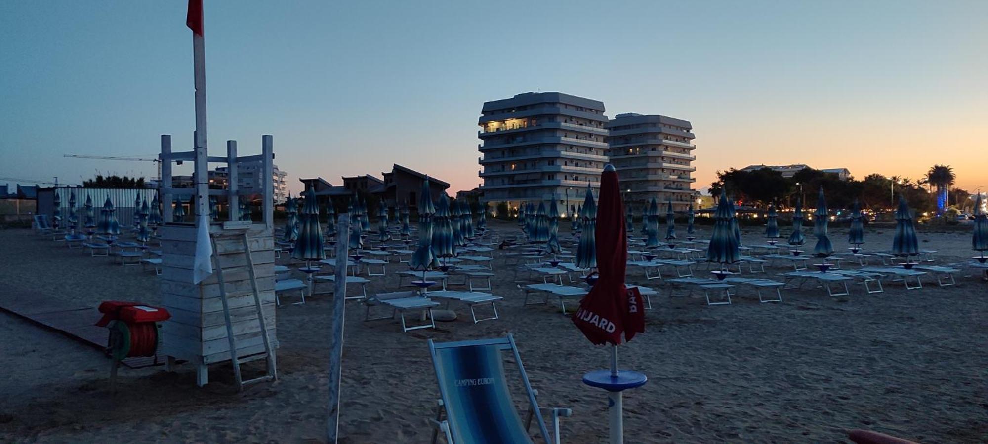 Oltre Confine Fronte Mare
